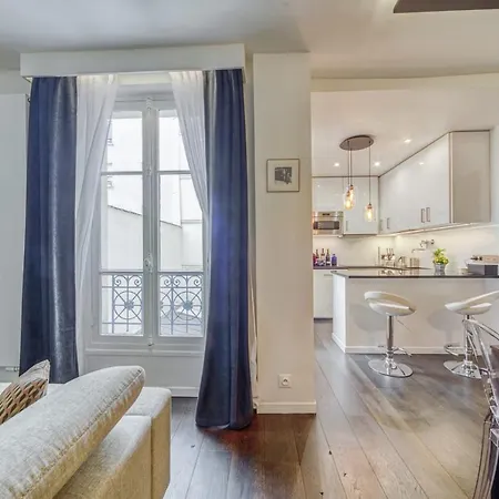 Apartment Luxe Near Pere Lachaise Cemetery