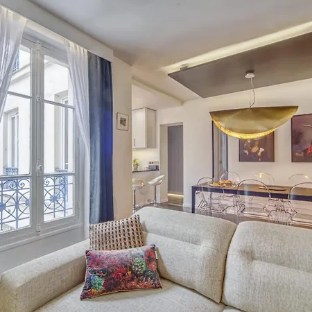 Luxe Near Pere Lachaise Cemetery *